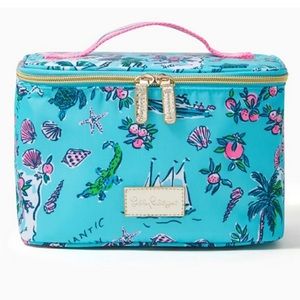 Lilly Pulitzer Road Trip Cosmetic Make Up Bag Amalfi Blue - NEW!!